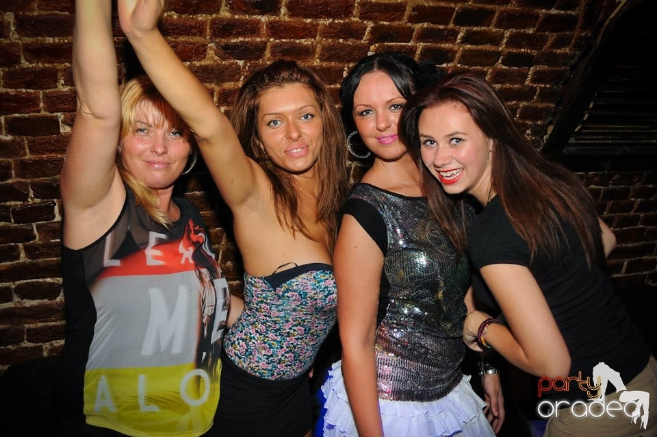 Love the Summer: Beach Party, 