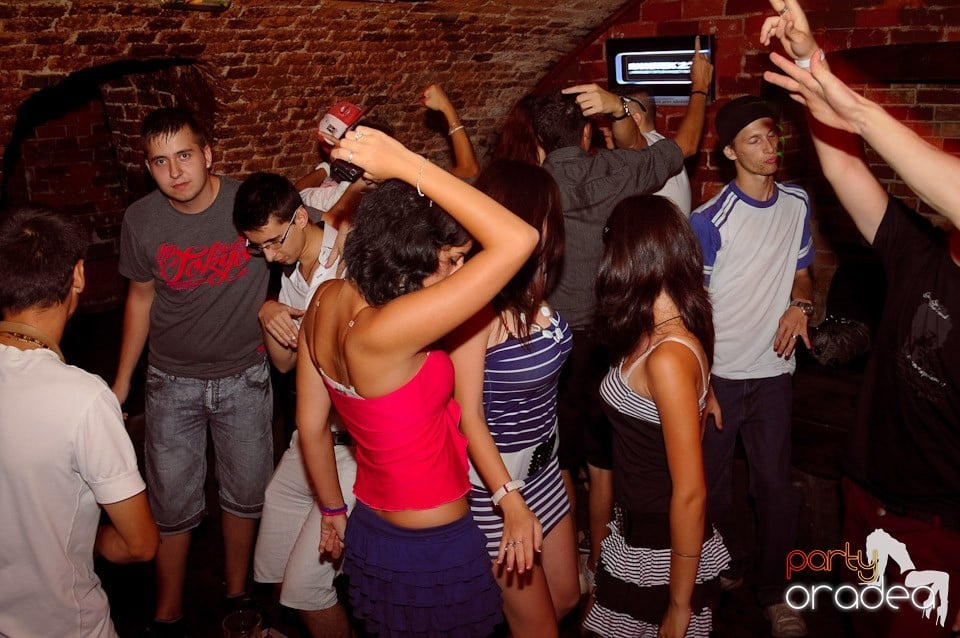 Love the Summer: Beach Party, 