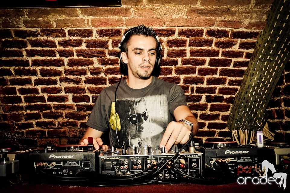 Love the Summer: Beach Party, 