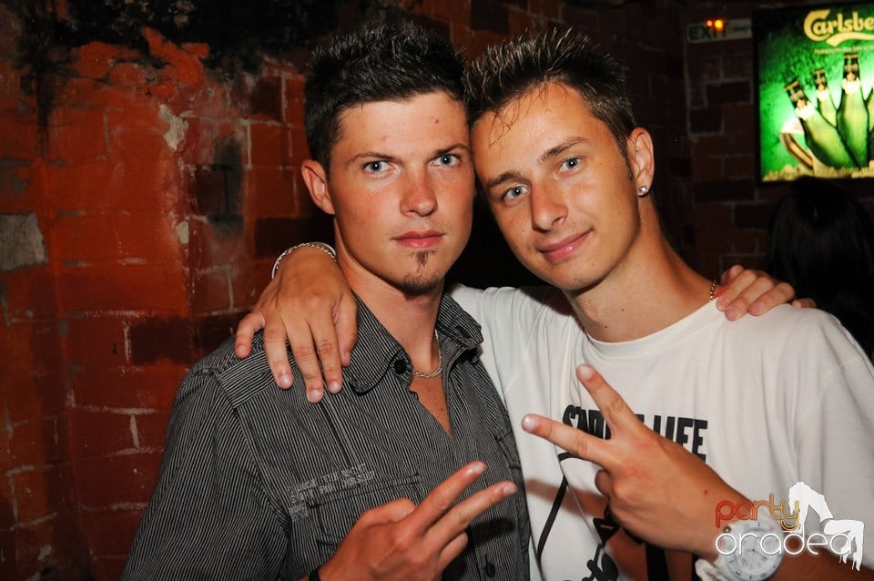 Love the Summer: Beach Party, 