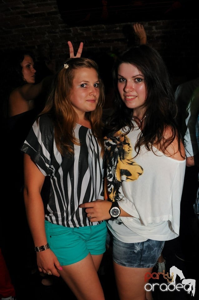 Love the Summer: Hot Promo Night, 