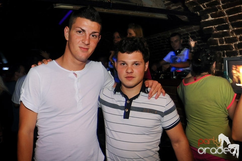 Love the Summer: Hot Promo Night, 