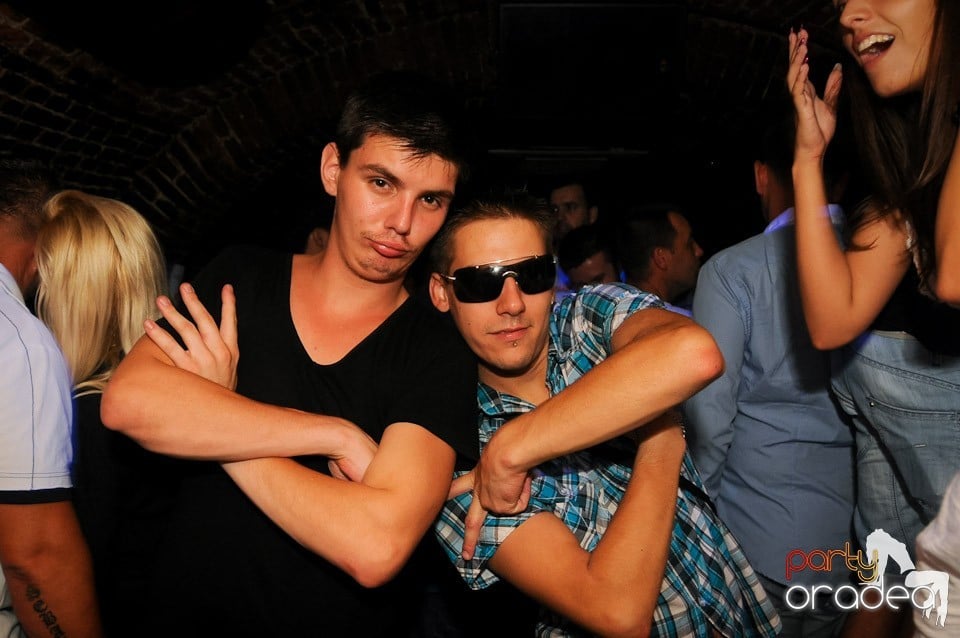 Love the Summer: Hot Promo Night, 