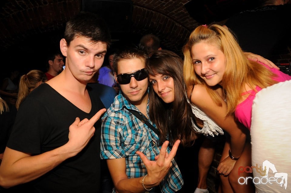 Love the Summer: Hot Promo Night, 