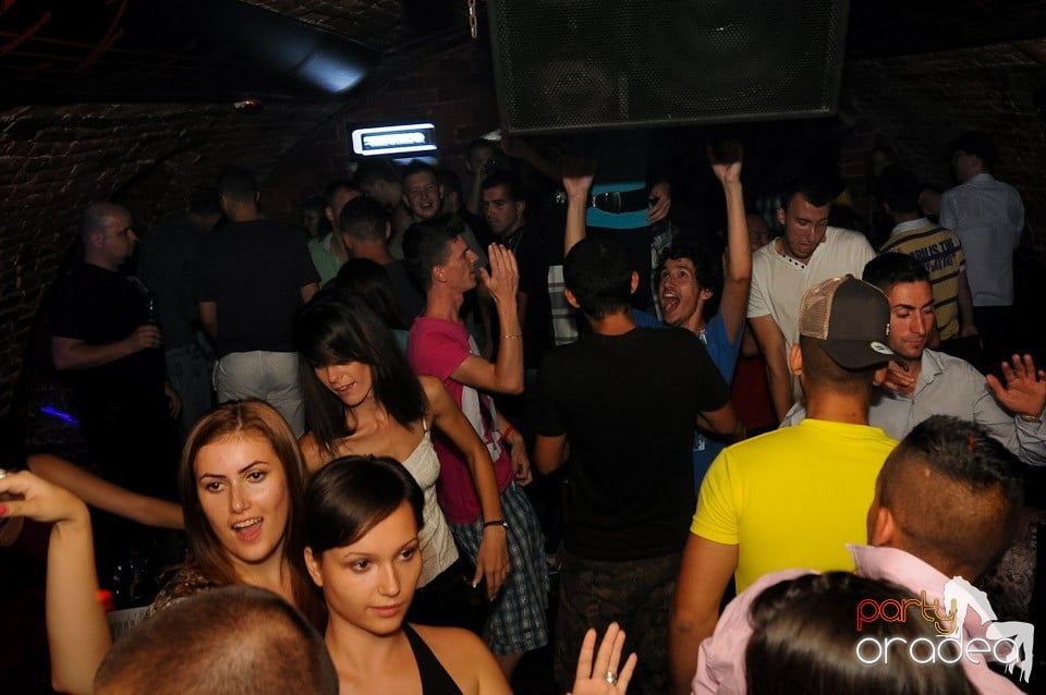 Love the Summer: Hot Promo Night, 