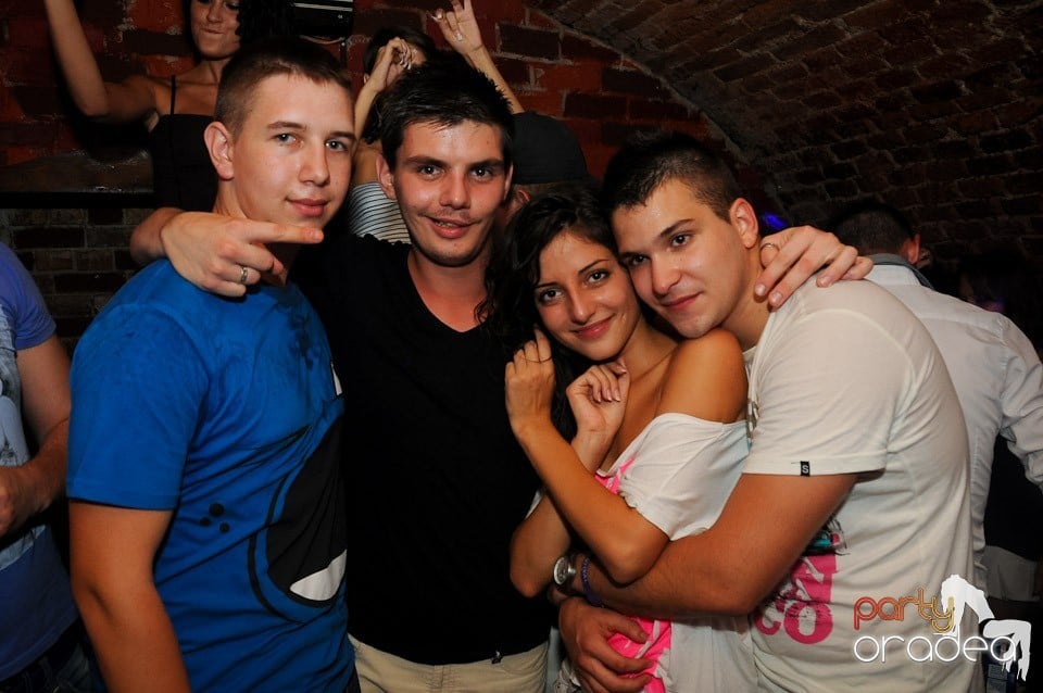 Love the Summer: Hot Promo Night, 