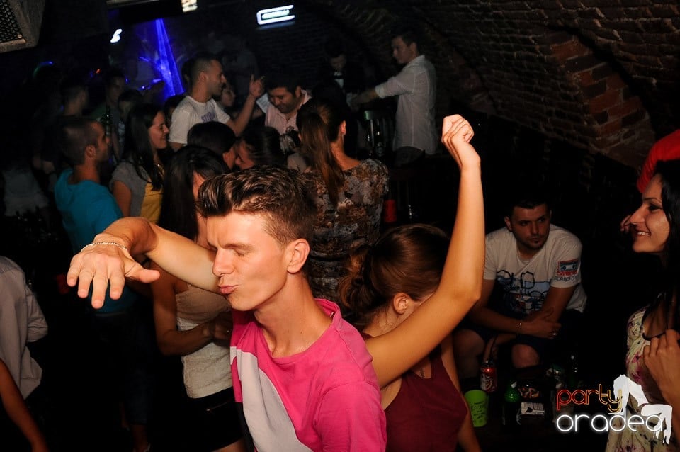 Love the Summer: Hot Promo Night, 