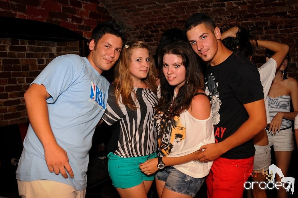 Love the Summer: Hot Promo Night, 