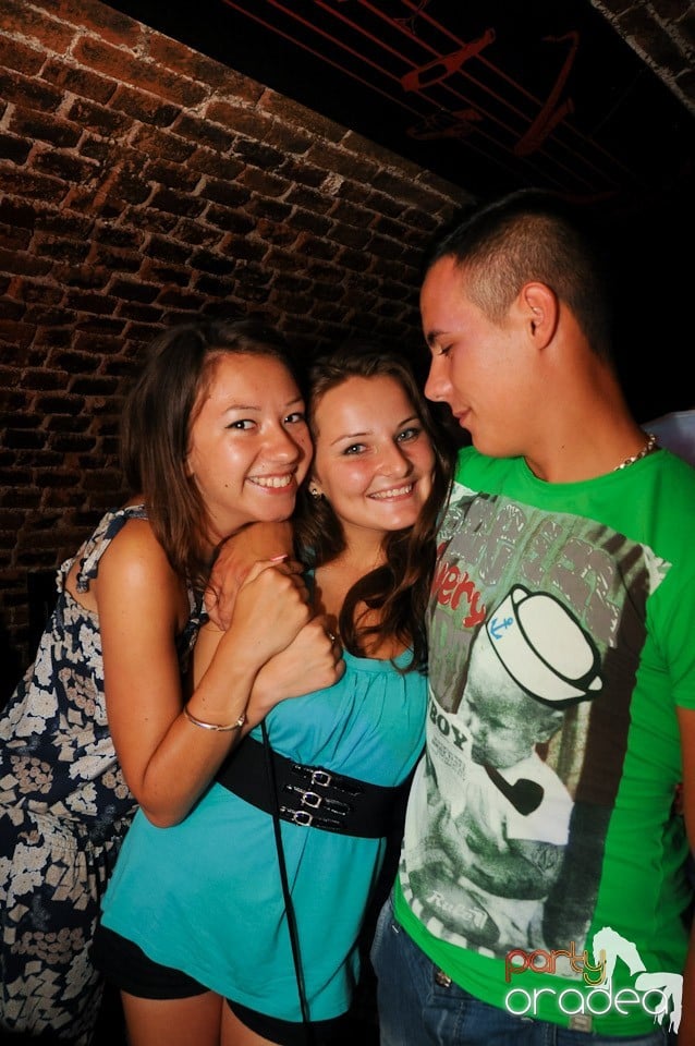 Love the Summer: Hot Promo Night, 