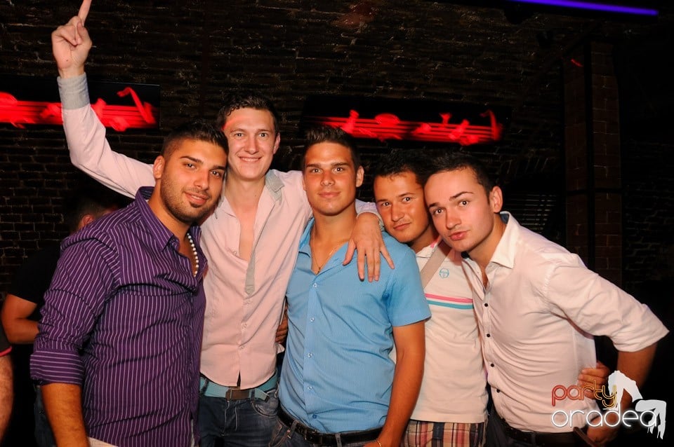 Love the Summer: Hot Promo Night, 