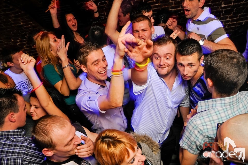 Made in Romania Party în Escape,
