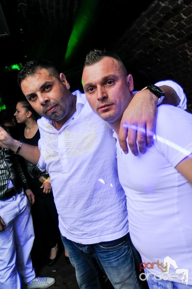 Made in Romania Party în Escape,