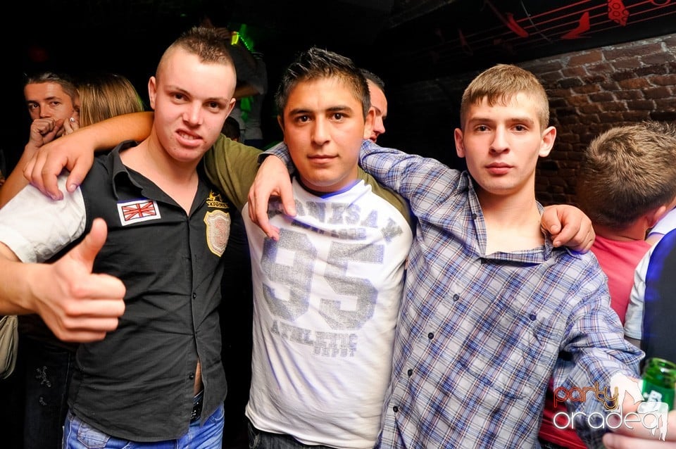 Made in Romania Party în Escape,