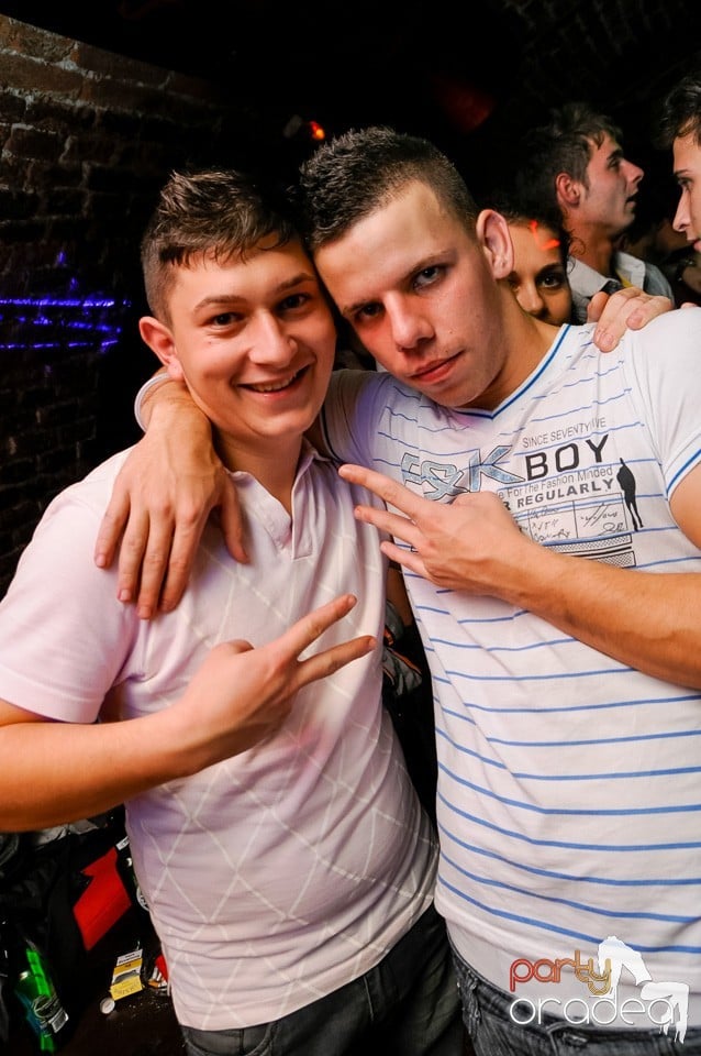 Made in Romania Party în Escape,