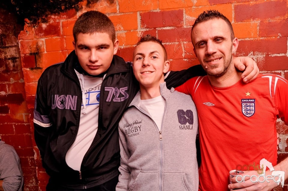 Made in Romania Party în Escape,