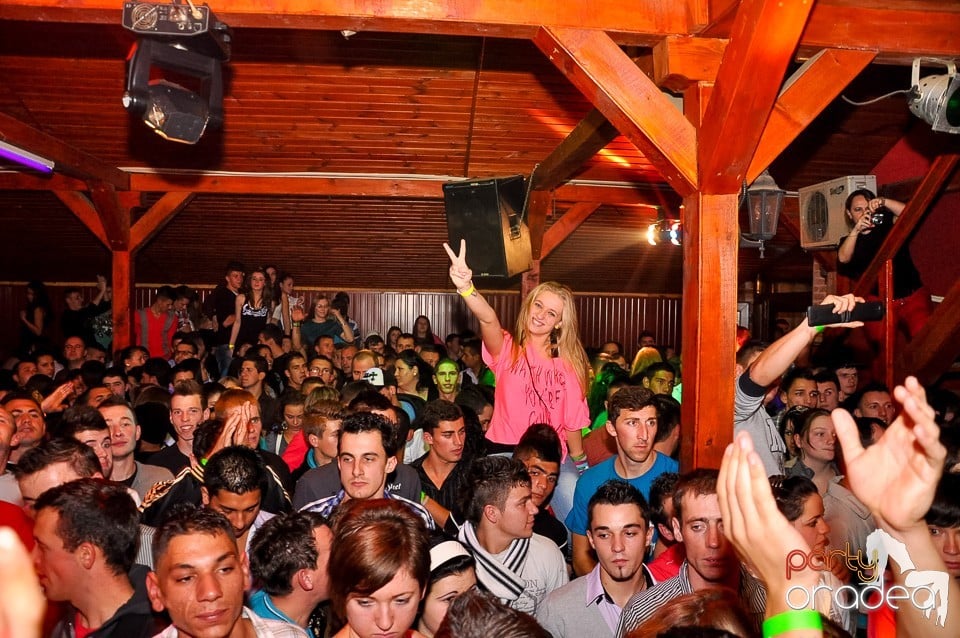 Majka & Curtis în Disco Faház,