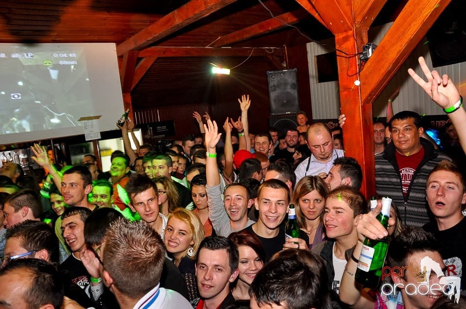 Majka & Curtis în Disco Faház,