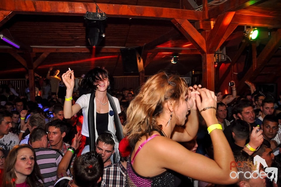 Majka & Curtis în Disco Faház,