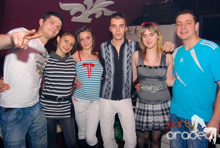 Massive House Attack în Club Atti's,