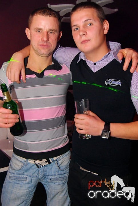 Massive House Attack în Club Atti's,