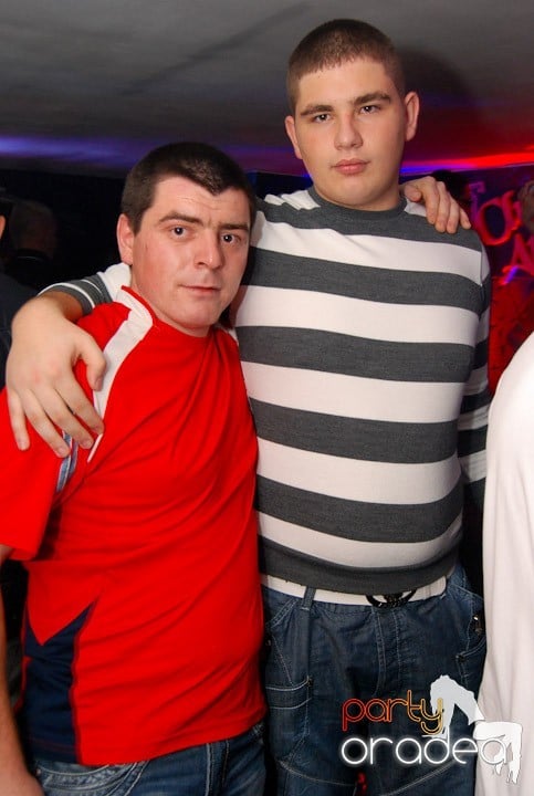 Massive House Attack în Club Atti's,