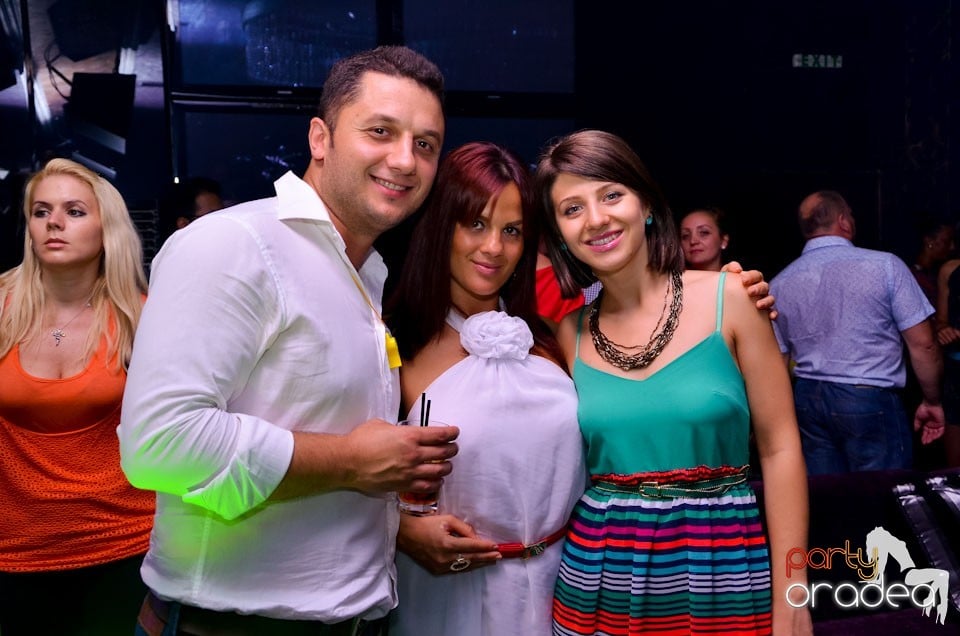 MC Adi Mihăilă şi DJ Energy K în The One,