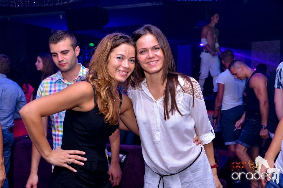 MC Adi Mihăilă şi DJ Energy K în The One,