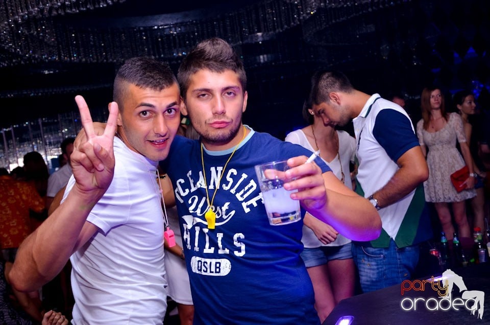 MC Adi Mihăilă şi DJ Energy K în The One,