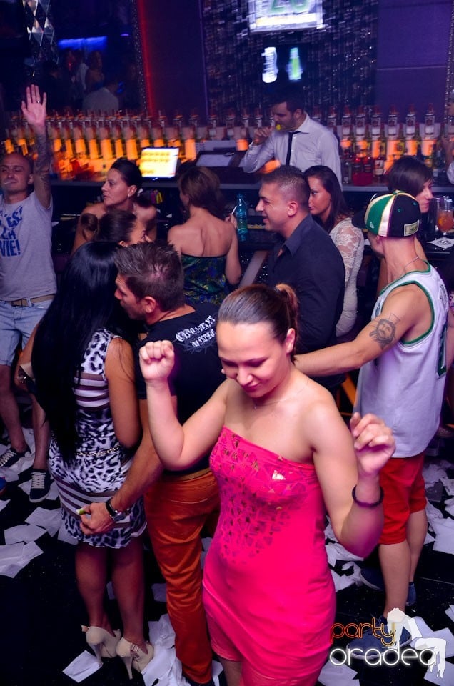 MC Adi Mihăilă şi DJ Energy K în The One,