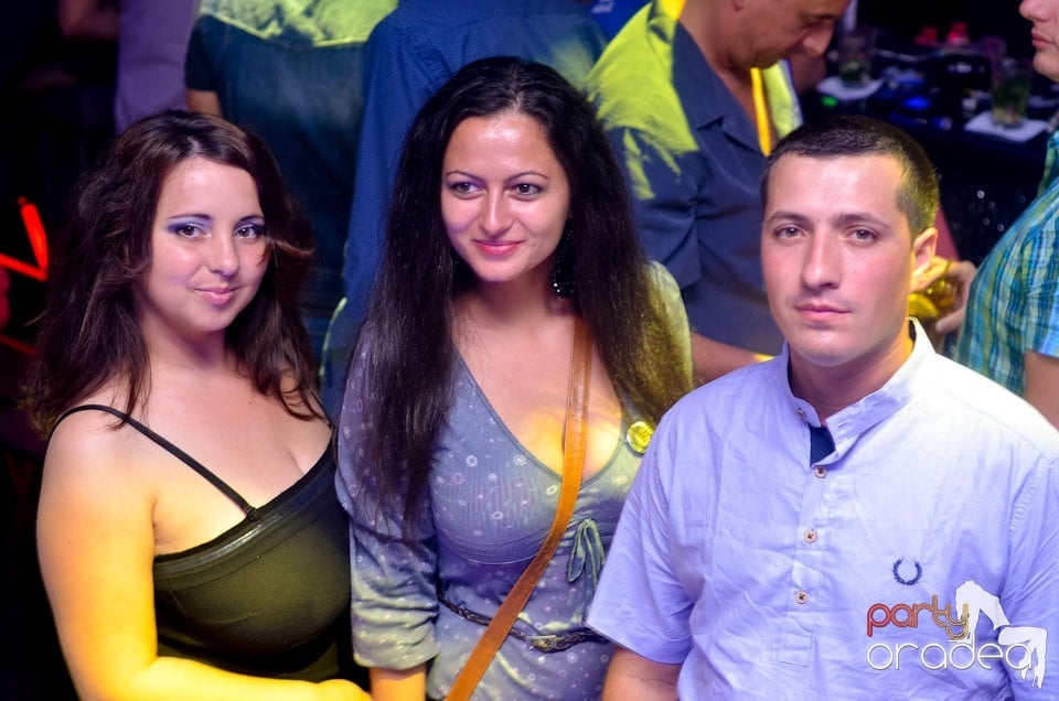 MC Adi Mihăilă şi DJ Energy K în The One,
