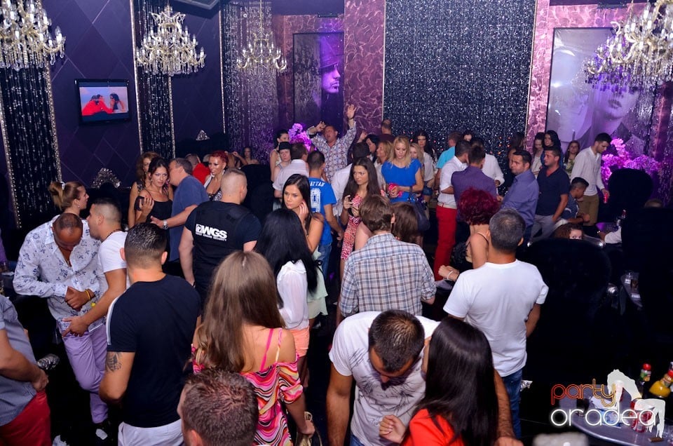 MC Adi Mihăilă şi DJ Energy K în The One,
