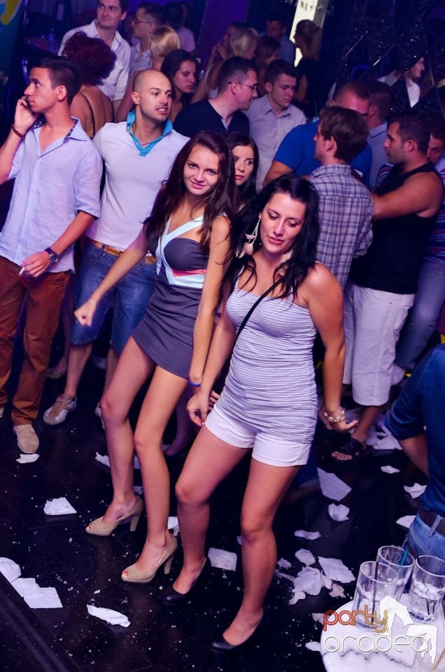 MC Adi Mihăilă şi DJ Energy K în The One,