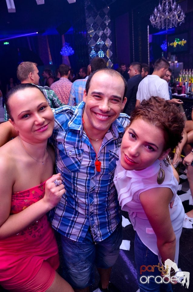 MC Adi Mihăilă şi DJ Energy K în The One,