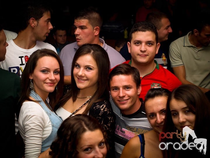 MC Dany şi DJ Cristiano live mixing, Student's Place