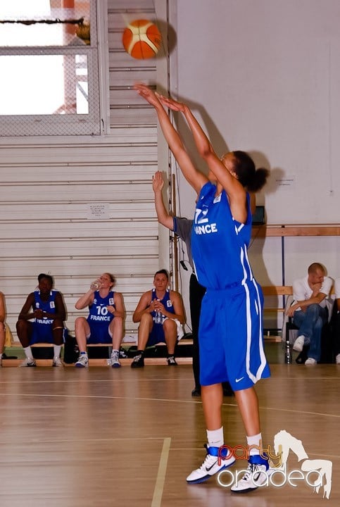 Meci amical de baschet feminin RO-FR, Universitatea din Oradea