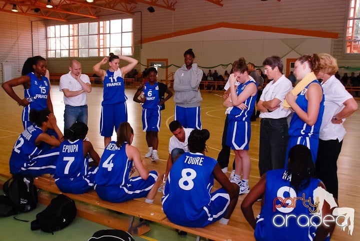 Meci amical de baschet feminin RO-FR, Universitatea din Oradea