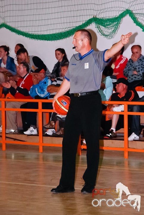 Meci amical de baschet feminin RO-FR, Universitatea din Oradea