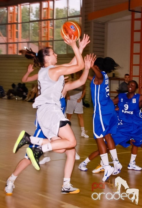 Meci amical de baschet feminin RO-FR, Universitatea din Oradea