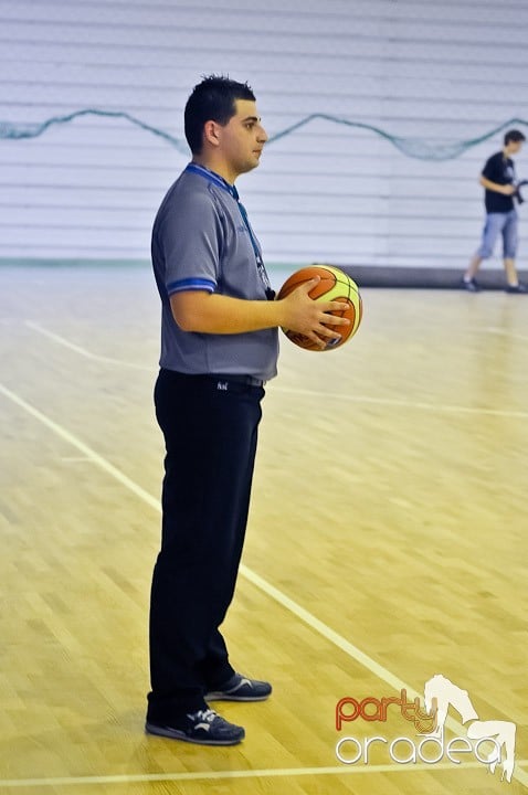 Meci amical de baschet feminin RO-FR, Universitatea din Oradea