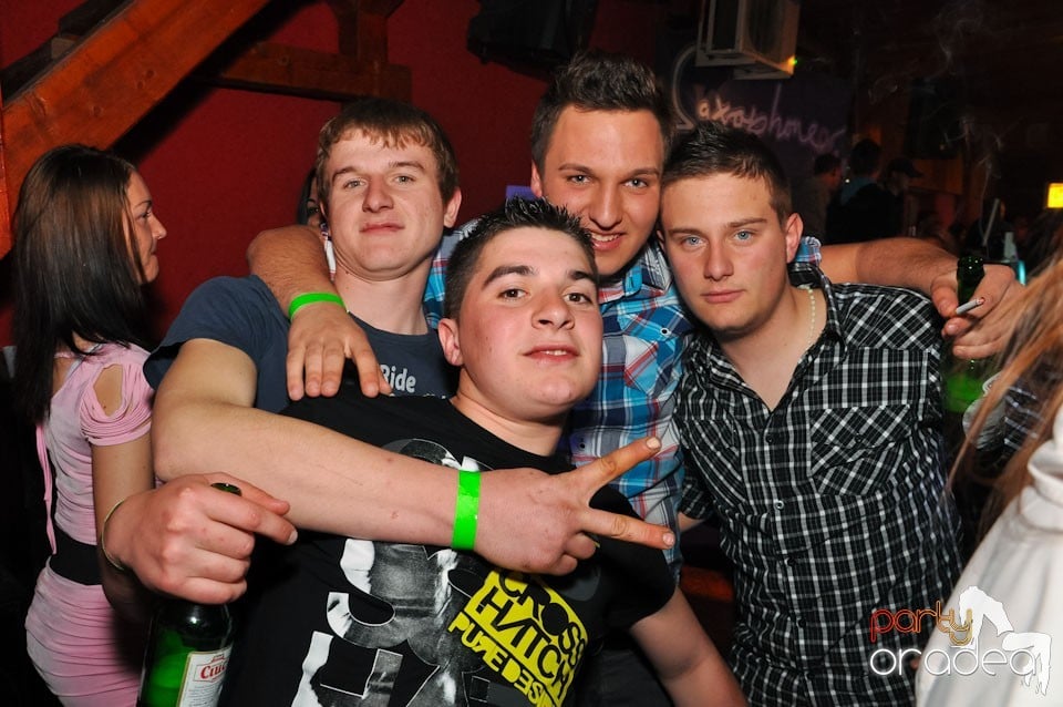 Megapetrecere cu DJ Bíró în Disco Faház, 