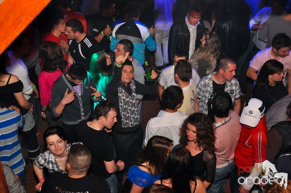 Megapetrecere cu DJ Bíró în Disco Faház, 