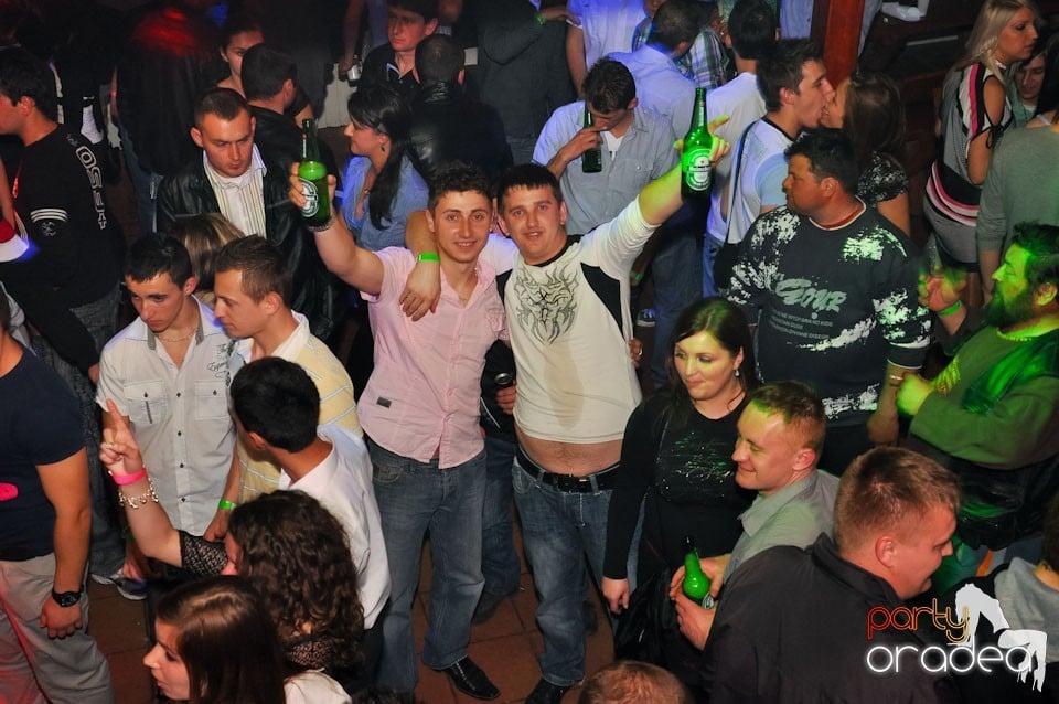 Megapetrecere cu DJ Bíró în Disco Faház, 