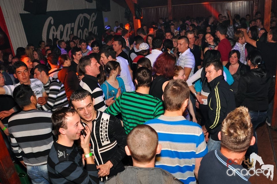 Megapetrecere cu DJ Bíró în Disco Faház, 