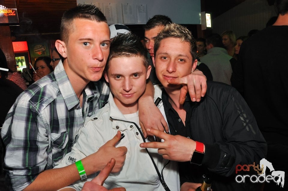 Megapetrecere cu DJ Bíró în Disco Faház, 