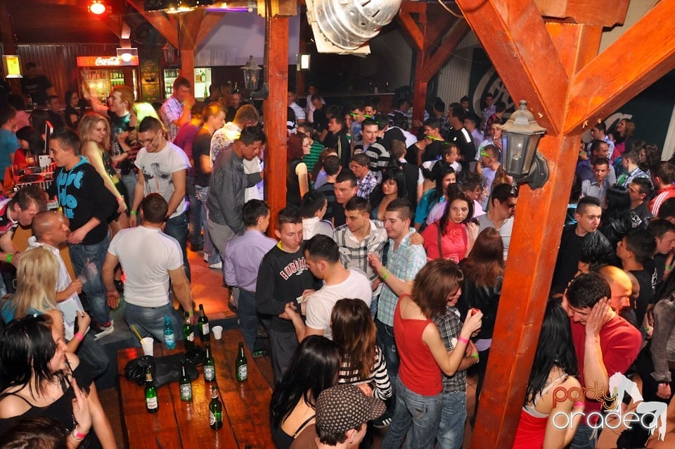 Megapetrecere cu DJ Bíró în Disco Faház, 