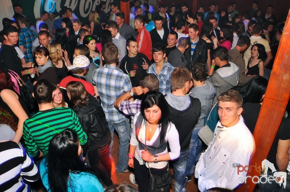 Megapetrecere cu DJ Bíró în Disco Faház, 