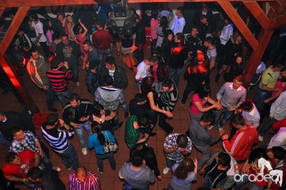 Megapetrecere cu DJ Bíró în Disco Faház, 