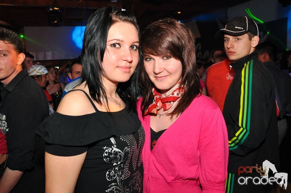 Megapetrecere cu DJ Bíró în Disco Faház, 