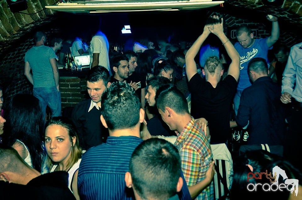 Miercuri e party în Escape Club!, 