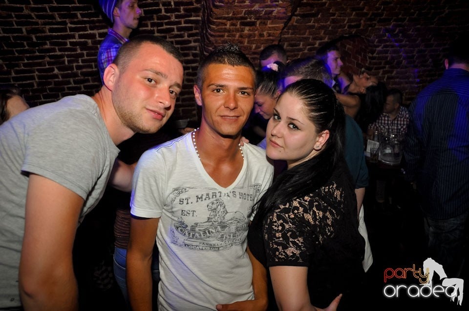 Miercuri e party în Escape Club!, 